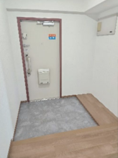 (玄関)