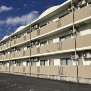 三重県津市 満室稼働中 土地990.65平米 1K×23戸、店舗×1戸 満室時利回り9.71％