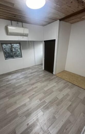 (居間)