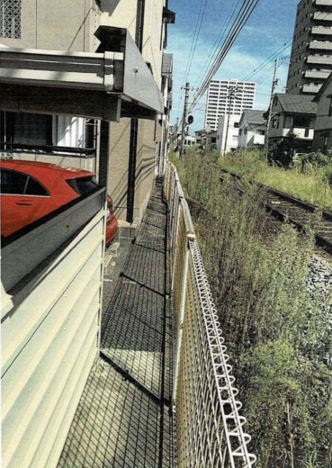 線路沿い(外観)