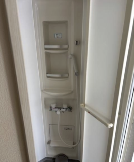 シャワールーム(内装)