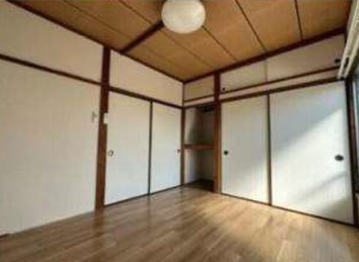 (居間)