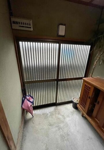 (玄関)
