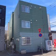 北海道札幌市 満室稼働中 鉄骨造 1LDK×4戸、店舗×2戸 満室時利回り 9.78％