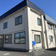 北海道浜頓別 築53年 6/6 満室稼働中 満室利回り 25.14％ 約10年前に外壁補修済み 病院約徒歩11分、スーパーまで徒歩約10分、コンビニまで徒歩約2分 生活圏便利な立地