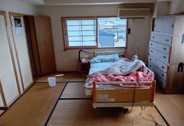 (居間)